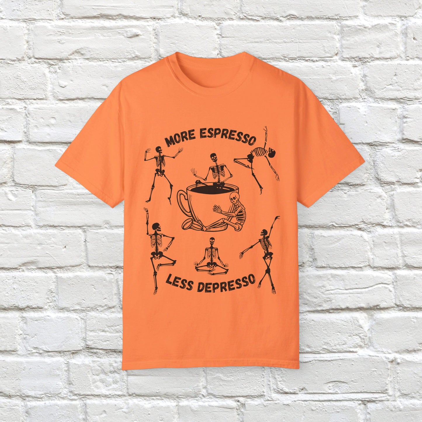 T-shirt squelette « Plus d'espresso, moins de depresso »