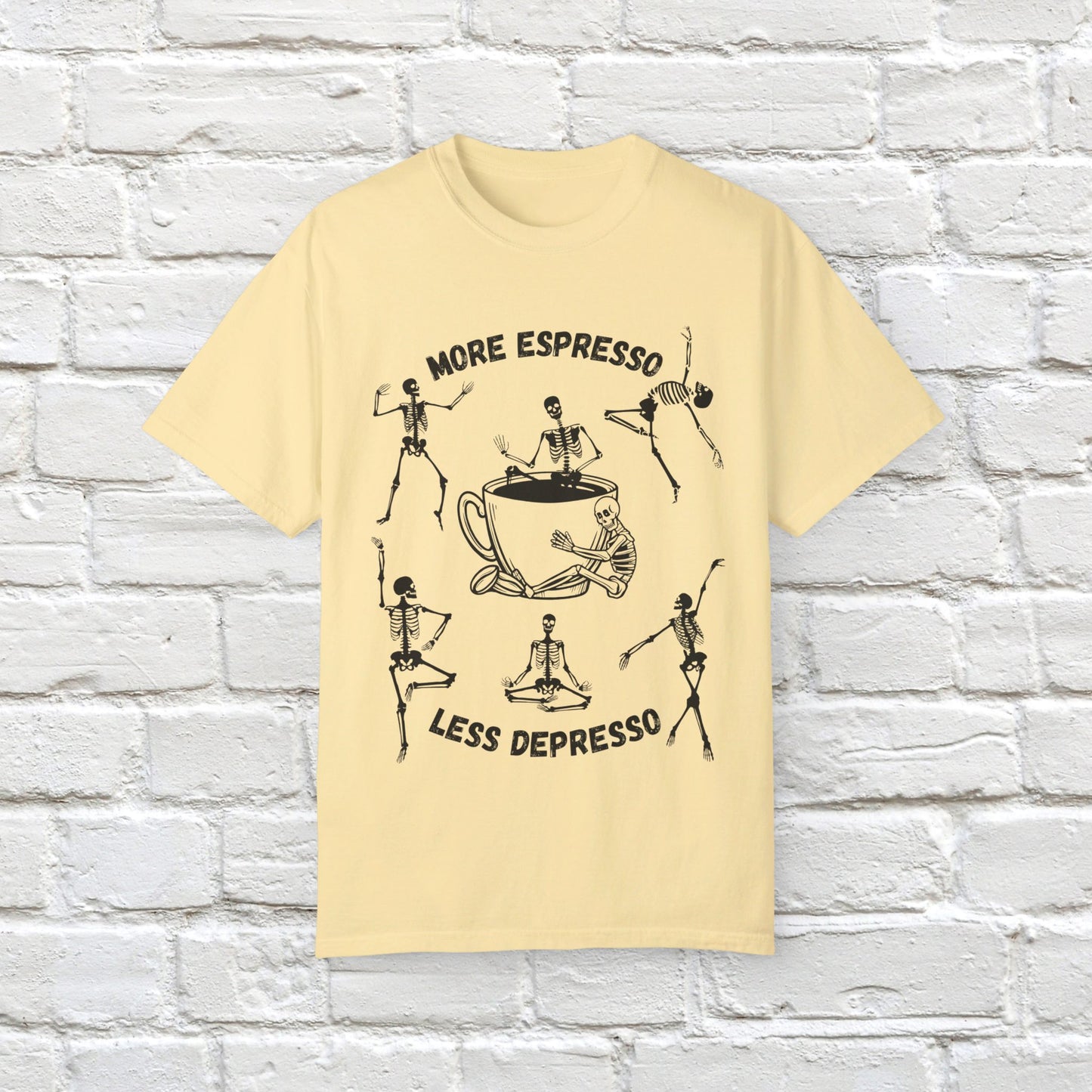 T-shirt squelette « Plus d'espresso, moins de depresso »