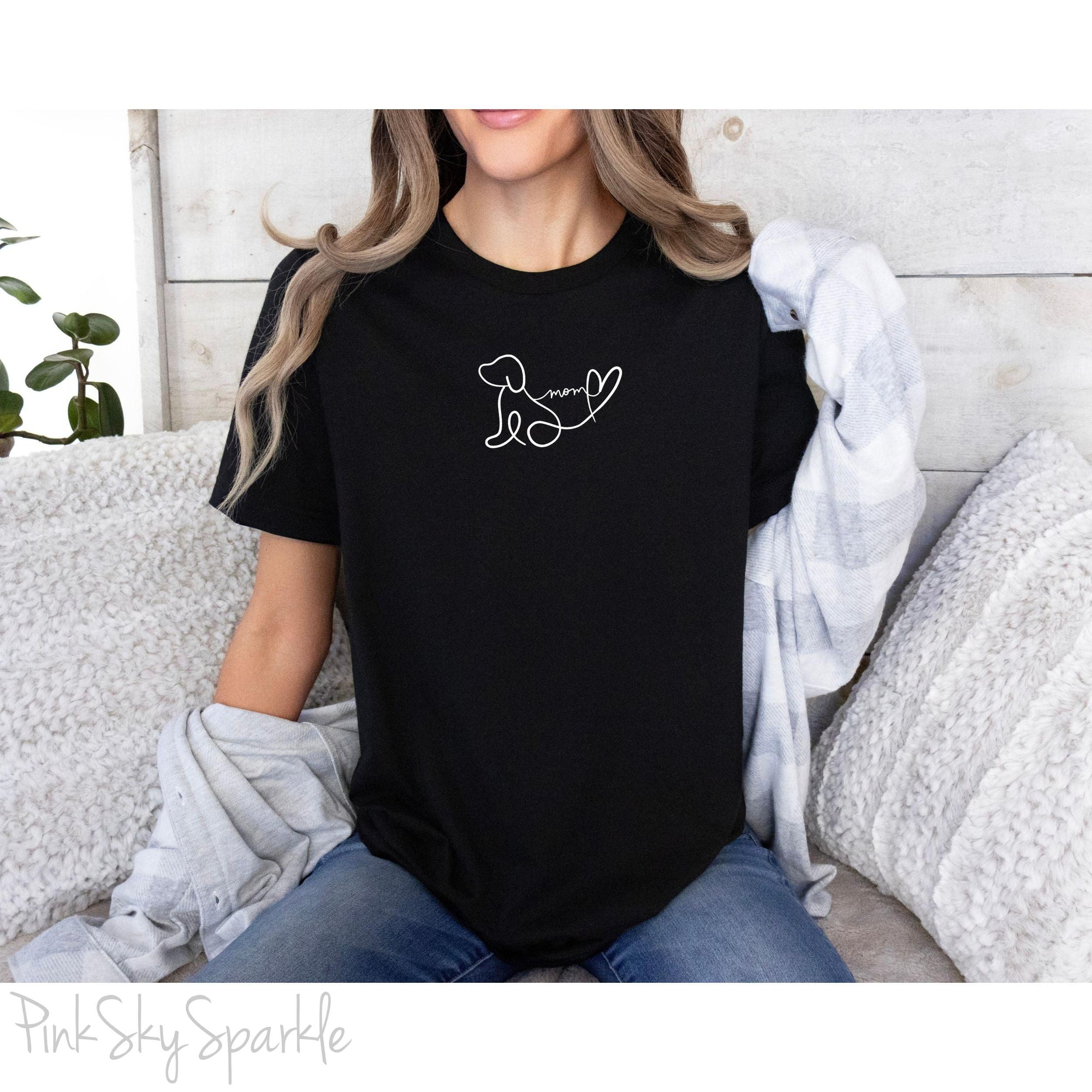 Dog Mom Graphic T-shirt