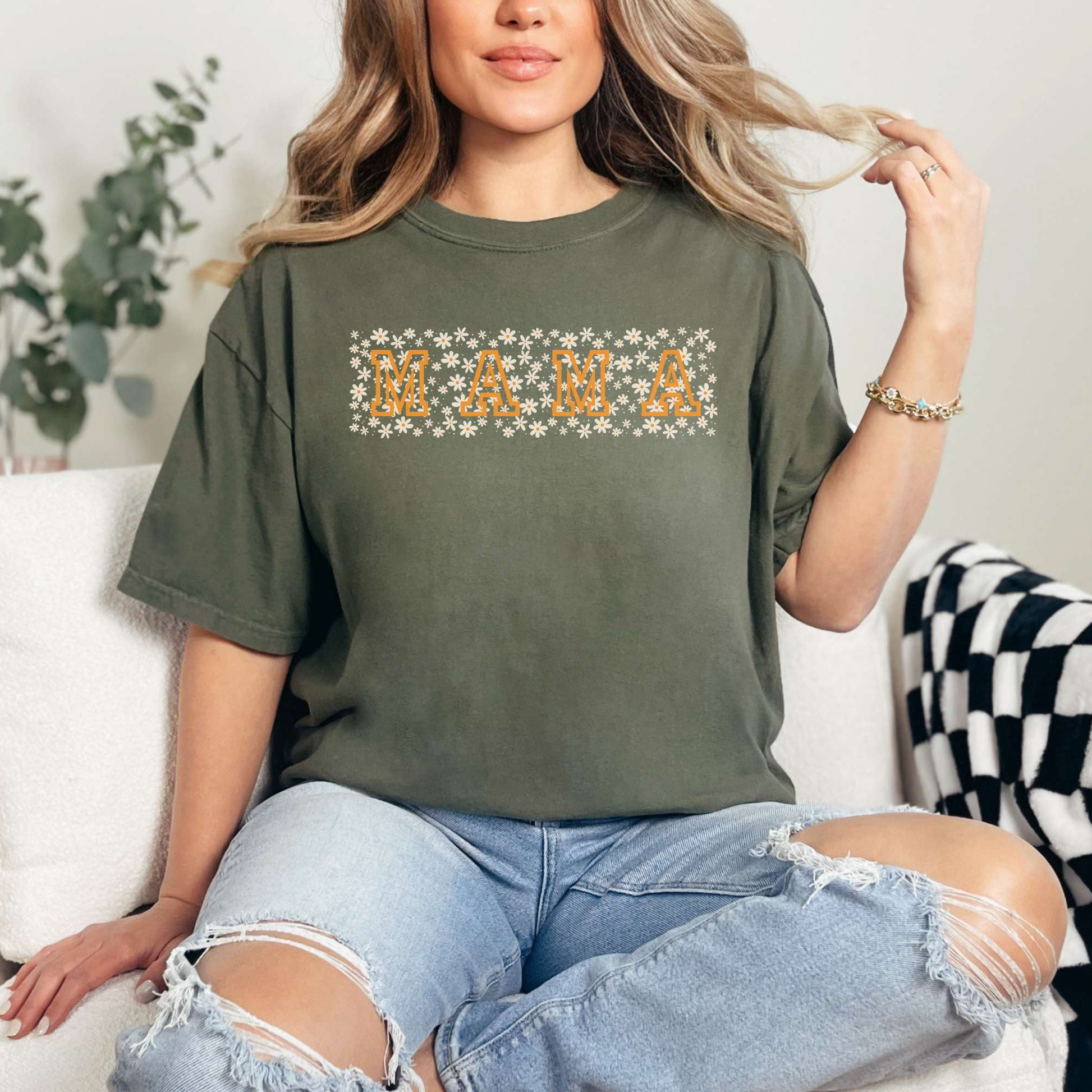 MAMA Daisy Pattern T-shirt